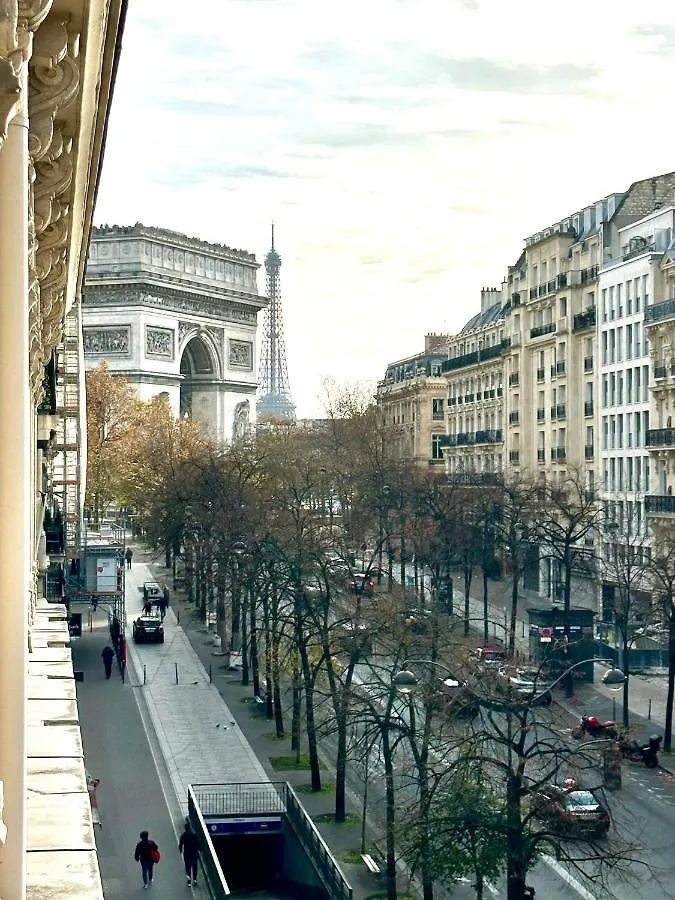Guest Room Nearby Champs Elysees Paris