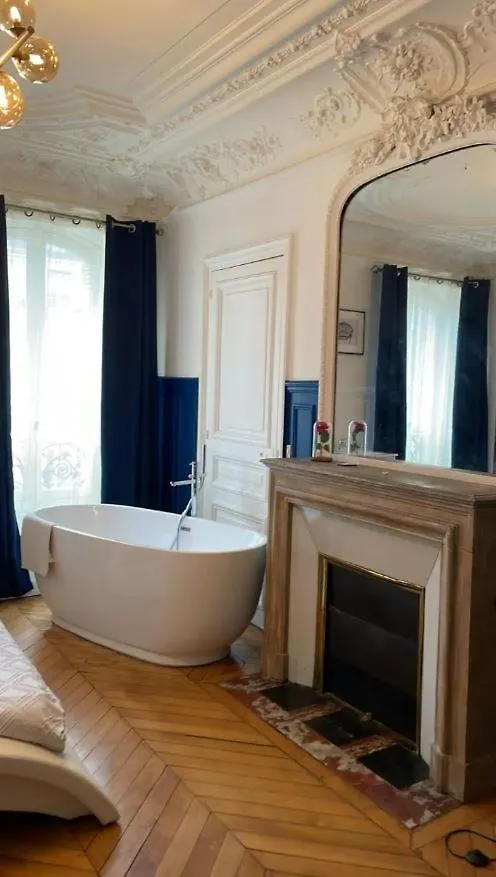 Guest Room Nearby Champs Elysees Paris Apartment